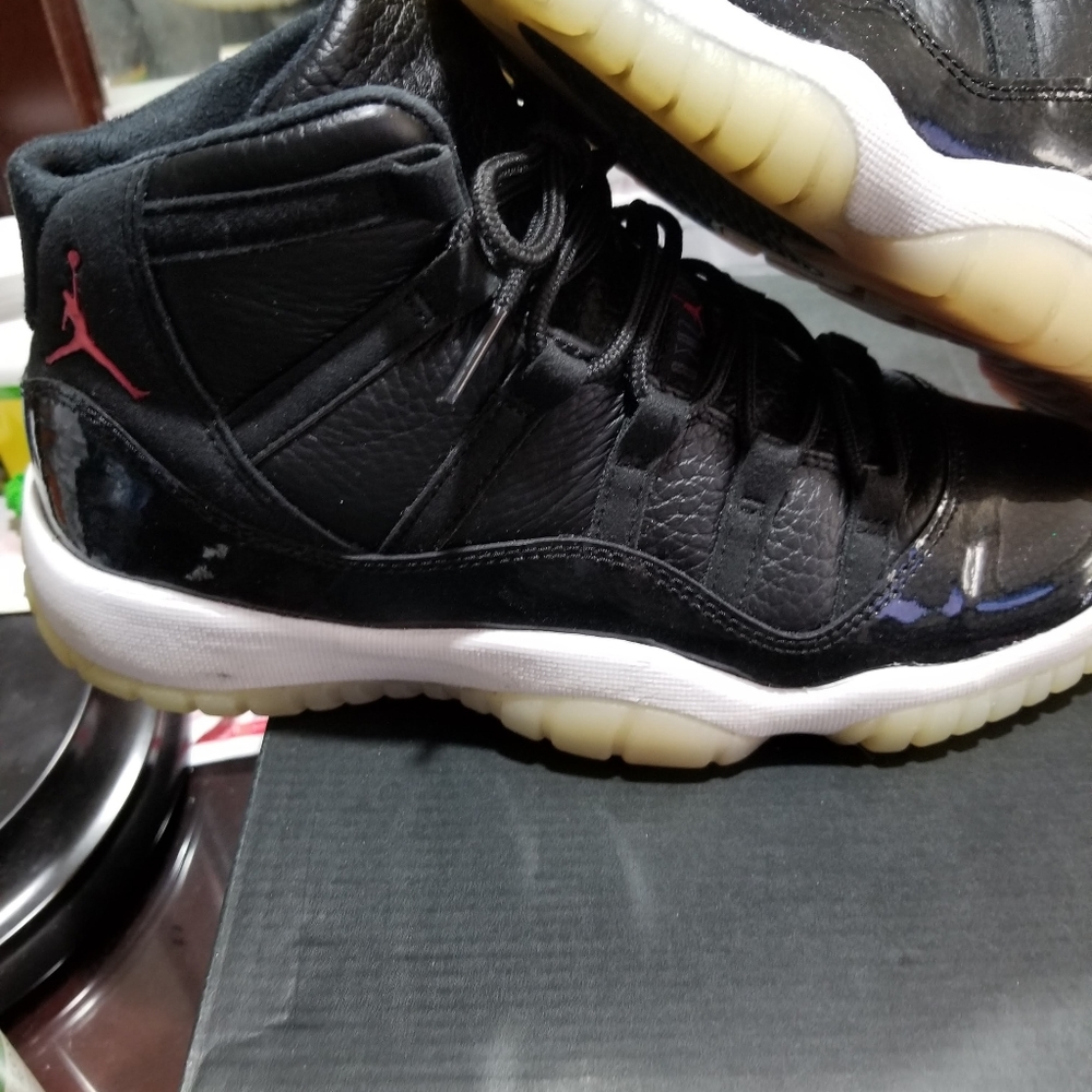 AJ 11